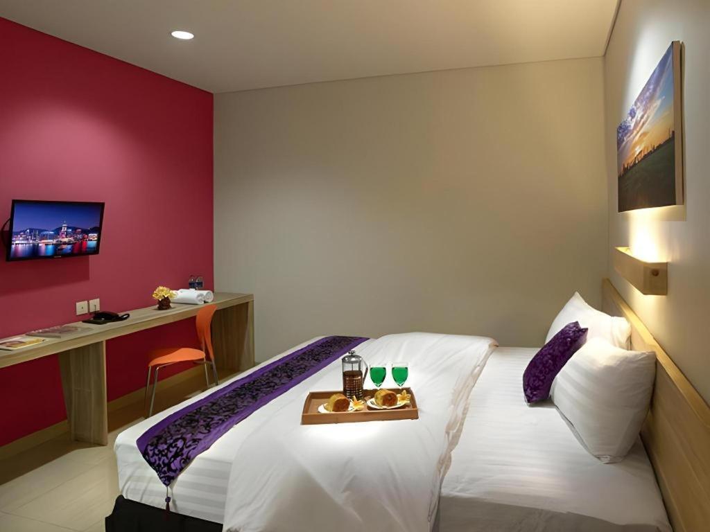 Life Puri Hotel Surabaya Gubeng Εξωτερικό φωτογραφία