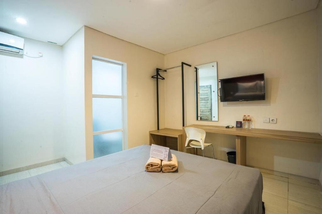 Life Puri Hotel Surabaya Gubeng Εξωτερικό φωτογραφία