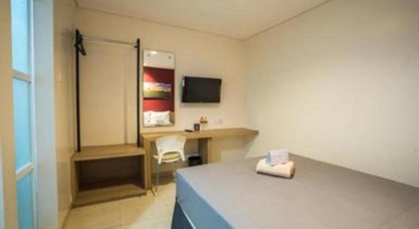 Life Puri Hotel Surabaya Gubeng Εξωτερικό φωτογραφία